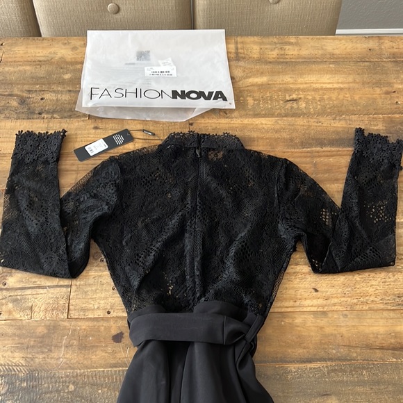 Lillian Lace Jumpsuit - Picture 6 of 10